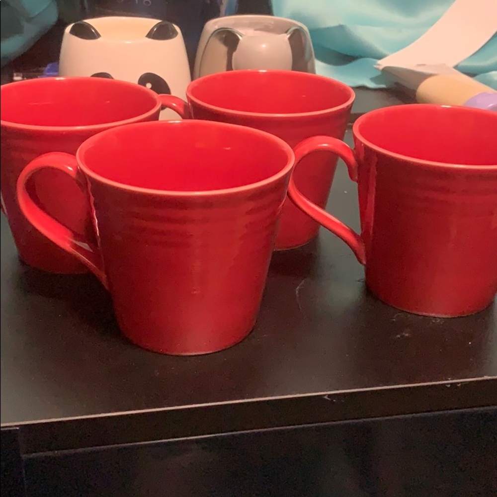 Red mugs❤️